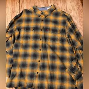 Mens Levi’s XL flannel shirt